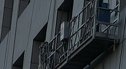 沈陽電動(dòng)吊籃提升機(jī)、安全鎖、電器箱的安裝